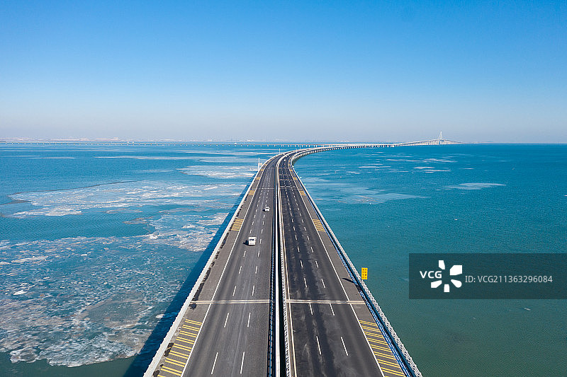 青岛胶州湾大桥冬季风光图片素材