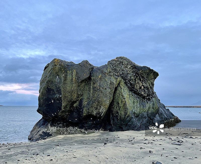 冰岛海滩岩石的风景图片素材