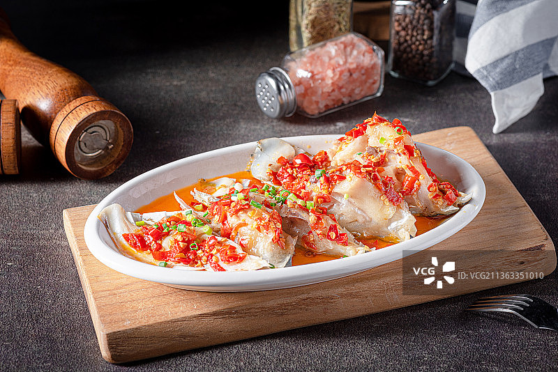 香辣辣的剁椒鱼头图片素材