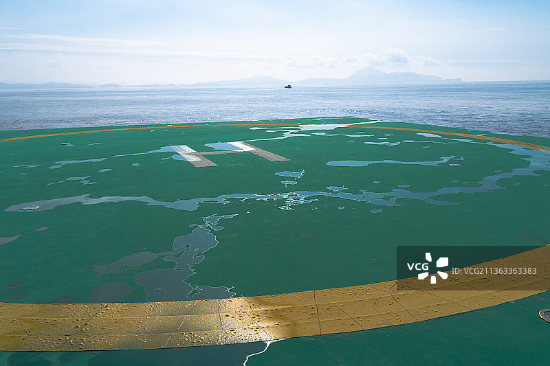 大门岛码头上的直升机停机坪图片素材