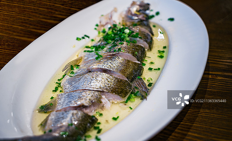 苏州太湖特产清蒸白鱼图片素材