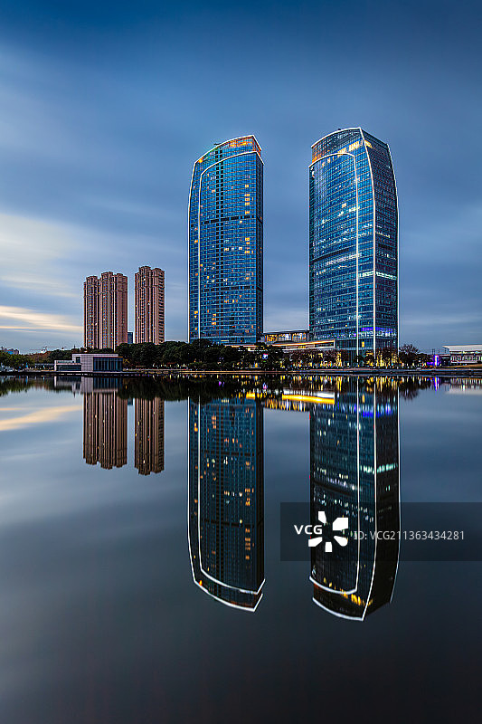 江苏省昆山市花桥镇建滔广场图片素材