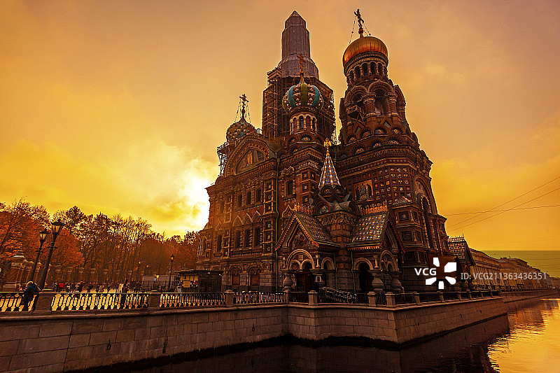 夕阳中的圣彼得堡滴血大教堂图片素材