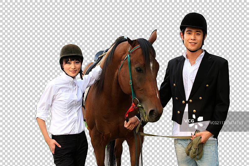 东方情侣户外骑马图片素材