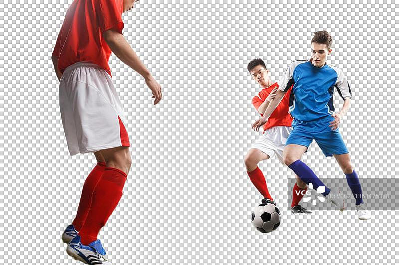 足球运动员踢球图片素材