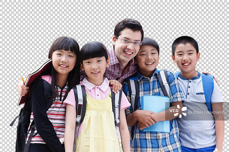 老师和小学生在校园里图片素材