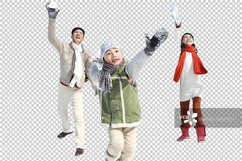 一家三口在雪地上打雪仗图片素材