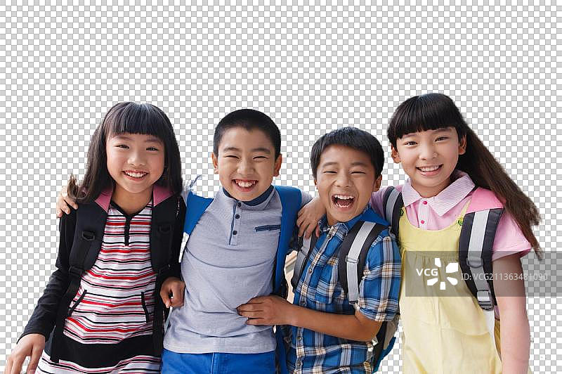 可爱的小学生在校园里搂着肩膀图片素材