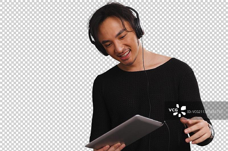青年男人听音乐图片素材