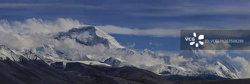 西藏希夏邦马峰图片素材