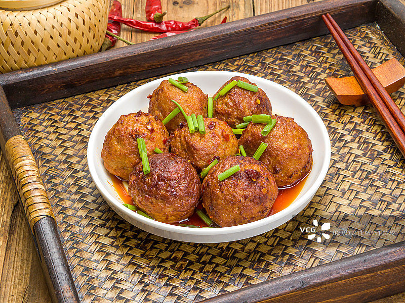 油炸肉丸红烧狮子头图片素材