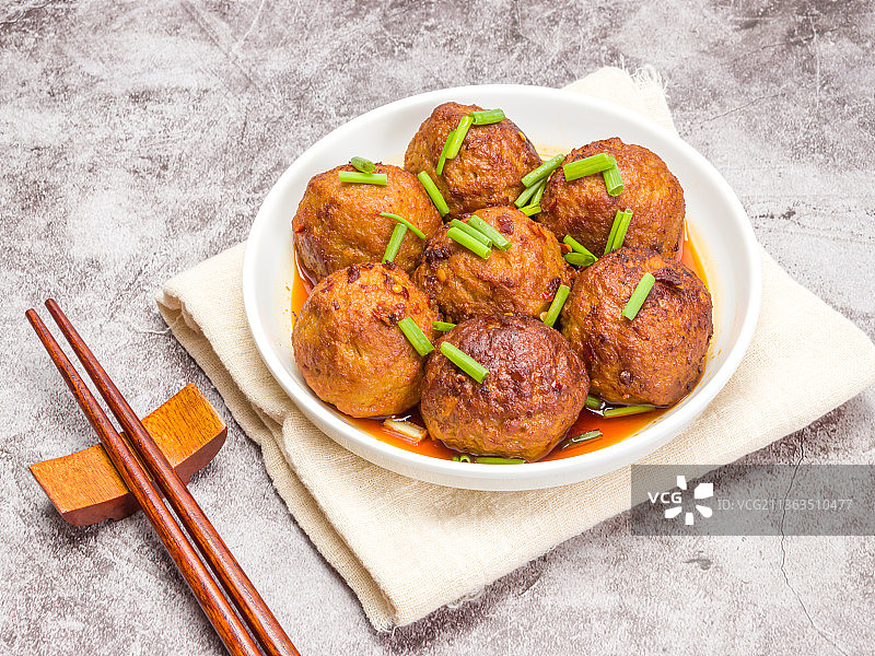 油炸肉丸红烧狮子头图片素材
