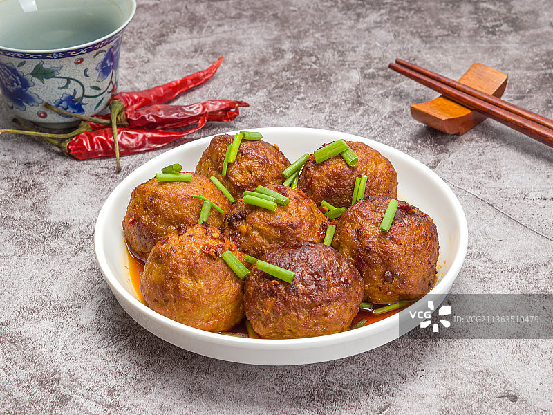 油炸肉丸红烧狮子头图片素材