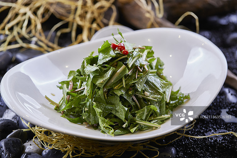 凉拌婆婆丁（蒲公英）图片素材