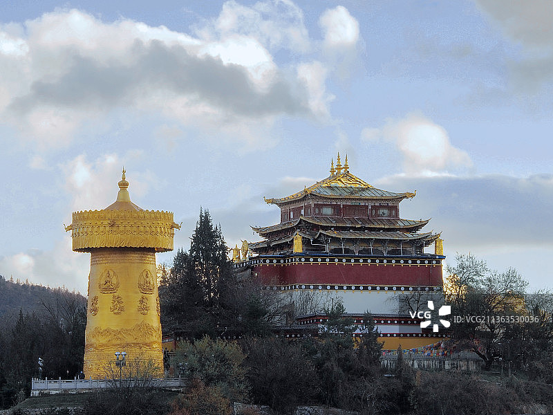 香格里拉转经筒图片素材