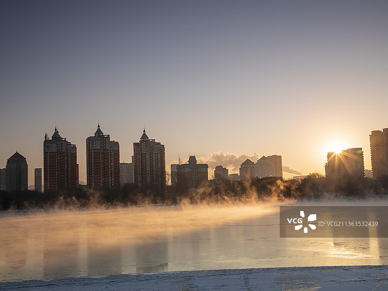 吉林省吉林市松花江晨曦风光。图片素材