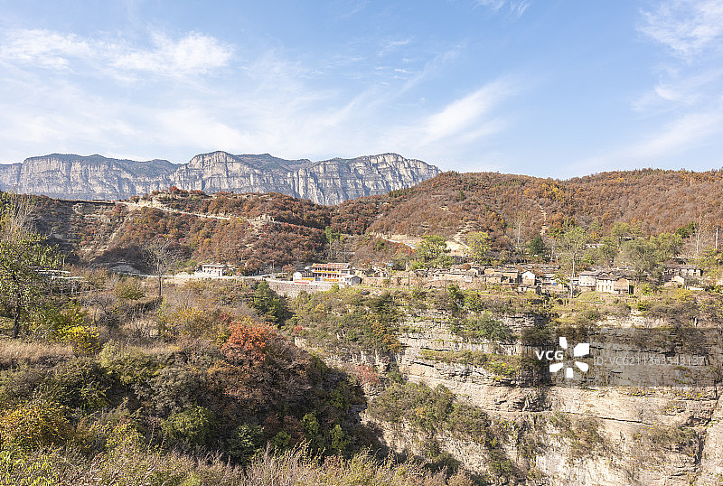 河南省林州市石板岩乡秋天太行大峡谷风景区与龙潭沟大瀑布图片素材