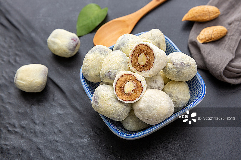 裹衣夹心奶枣图片素材