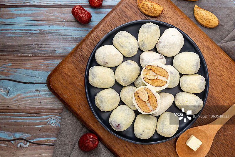 裹衣夹心奶枣图片素材