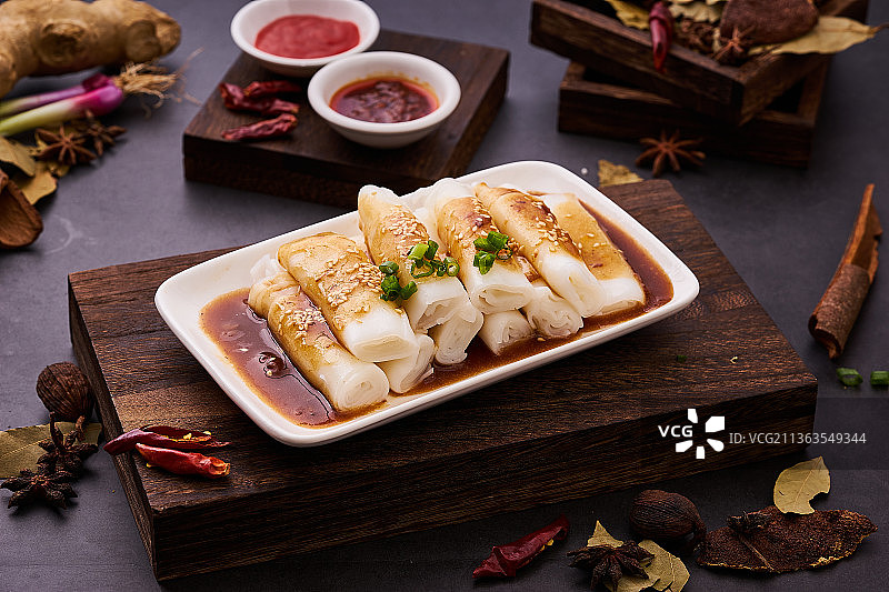 腩汁猪肠粉图片素材