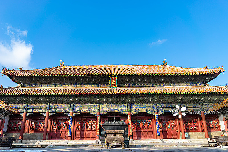 中国山东泰安著名景点泰山风景区岱庙行宫里的正殿天贶殿图片素材
