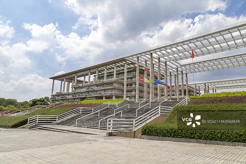 广东工业大学广州大学城校区建筑外观图片素材