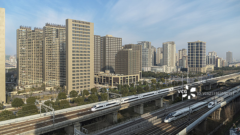 高铁穿梭城市商务中心图片素材