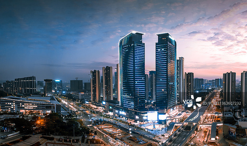深圳光明凤凰城站光明中心区夜景航拍图片素材