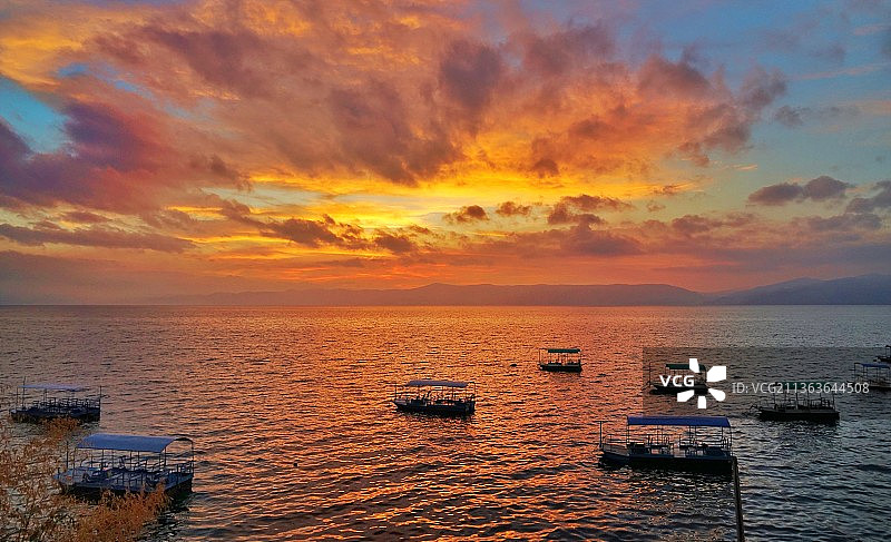 《夕照抚仙湖……》图片素材