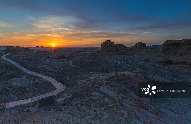 新疆魔鬼城图片素材