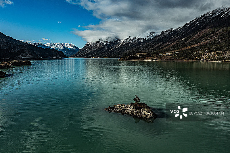 昌都然乌镇图片素材