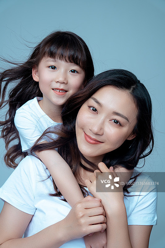 妈妈和女儿肖像图片素材