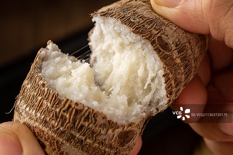 蒸熟的拔丝芋头图片素材