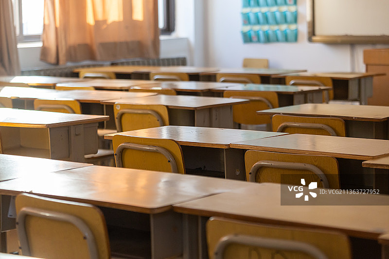 学校课桌图片素材