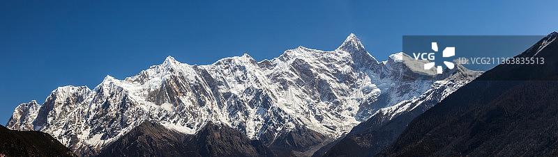 西藏南迦巴瓦峰全景接片图片素材