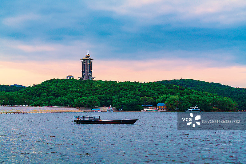 长春净月潭晨曦图片素材