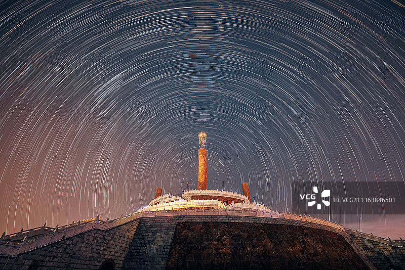 跨年的星轨图片素材