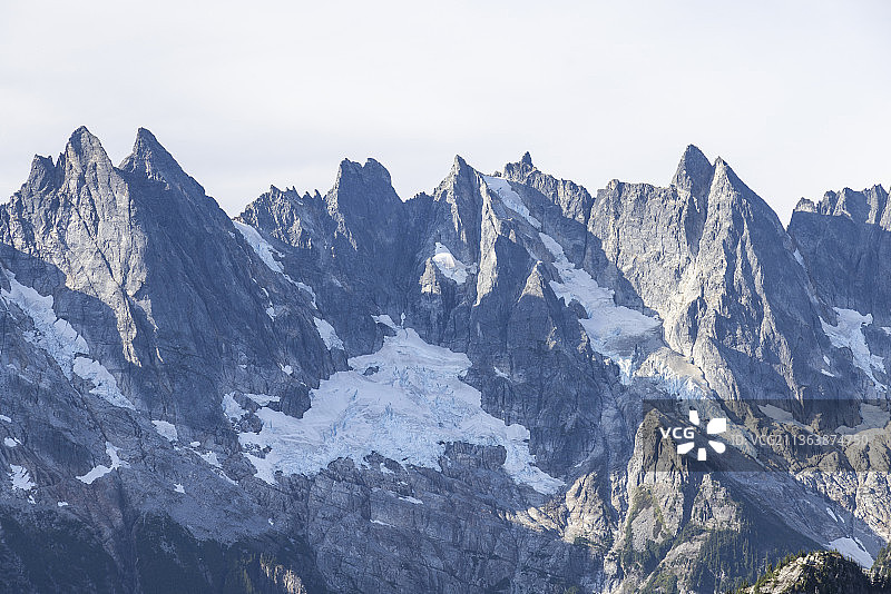 北喀斯喀特山脉月神峰图片素材