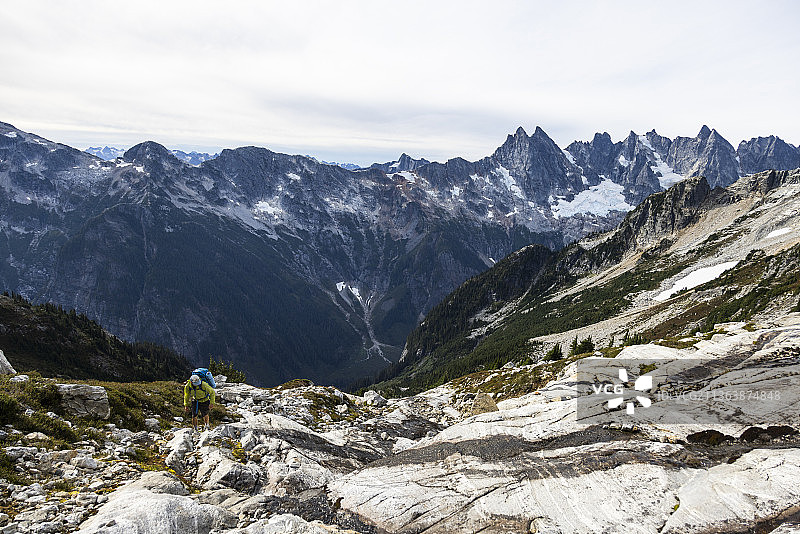 北喀斯喀特山脉月神峰图片素材