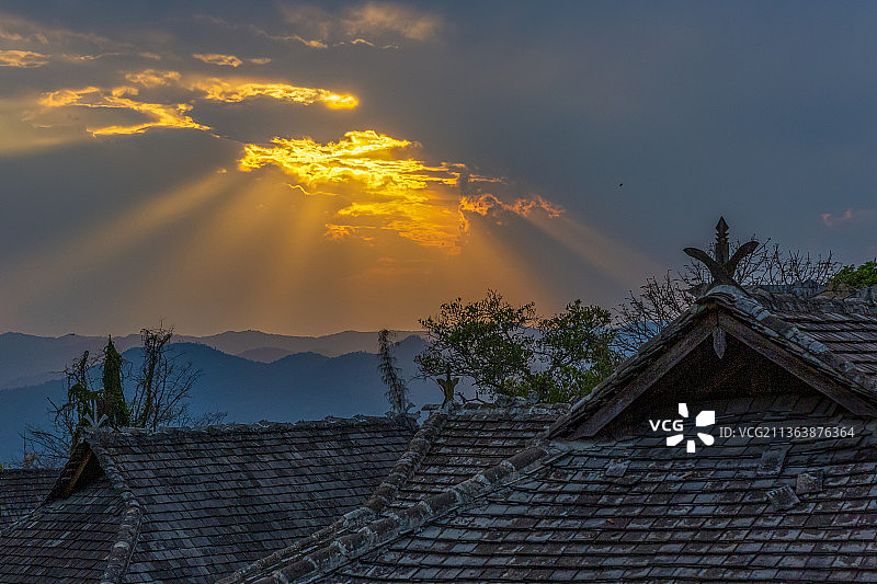 景迈山翁基古寨的黄昏图片素材