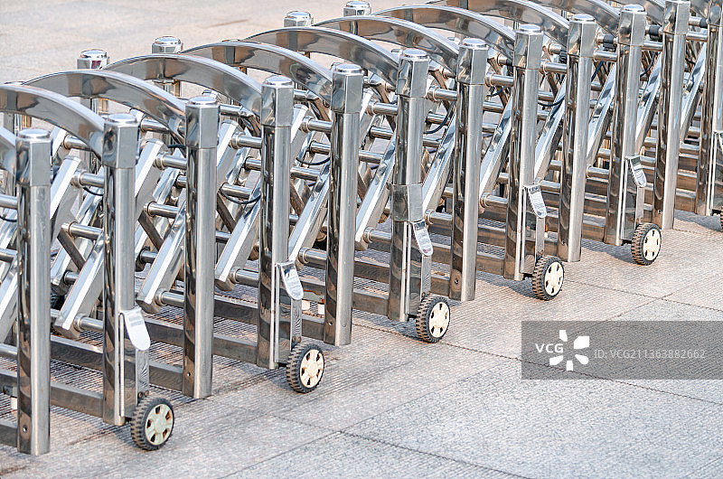 中国城市公共场所的智能电子门图片素材