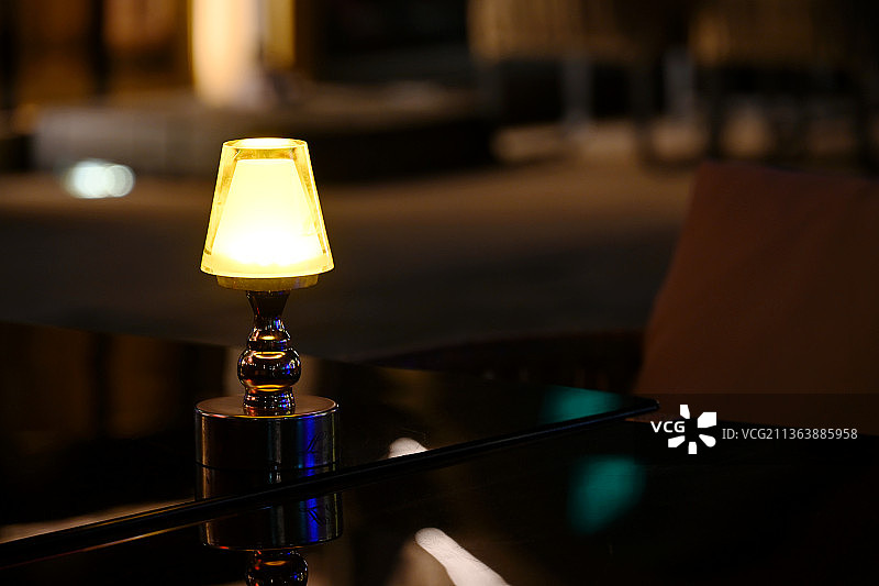 北京酒吧街夜晚室外一排小夜灯台灯图片素材