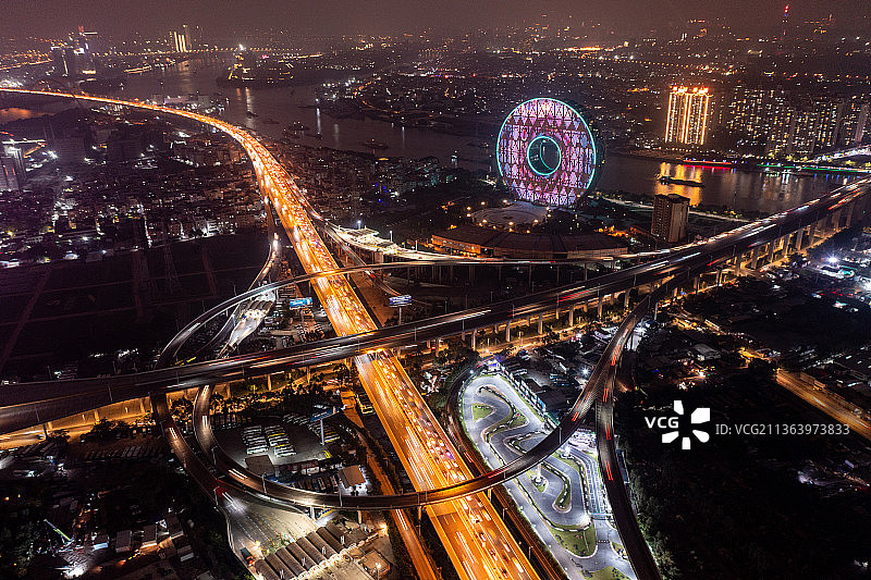 夜幕下航拍广州圆大夏图片素材
