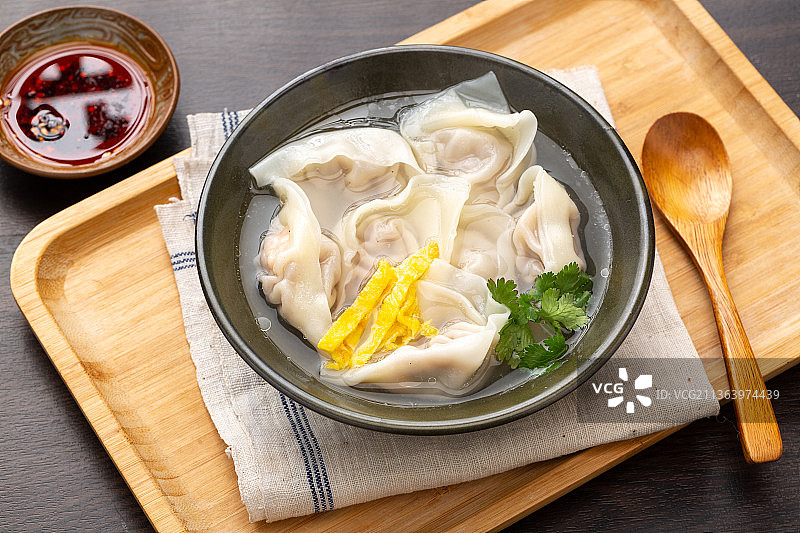 煮熟的馄饨图片素材