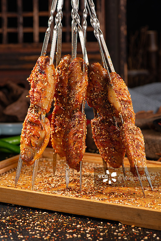 特色碳烤鸡翅图片素材