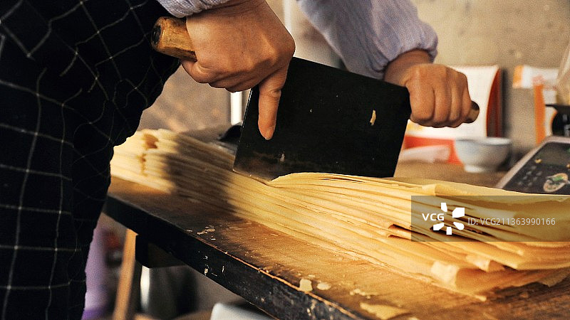 刀切山东杂粮煎饼图片素材