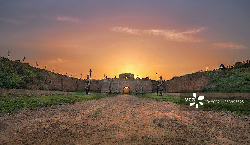 日落新安“函谷关”图片素材