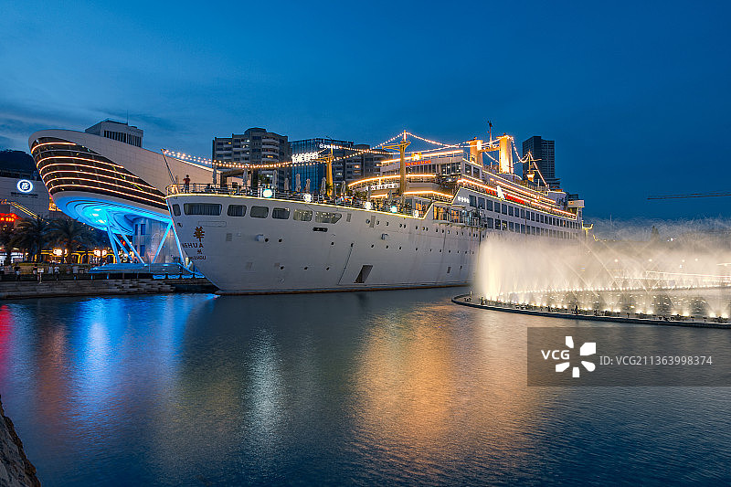 海上世界夜景图片素材