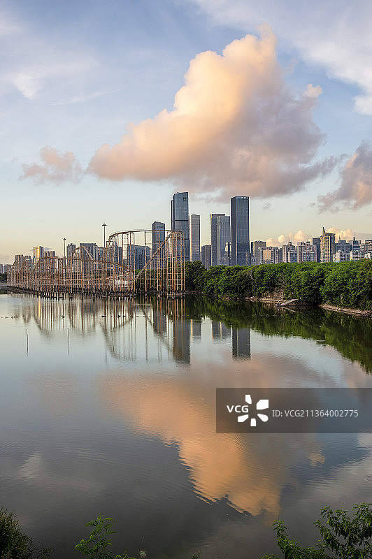 香蜜湖公园的早上倒影图片素材