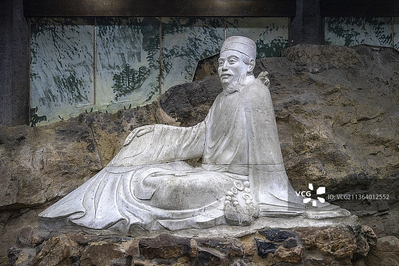 河南省洛阳市白园白居易雕像图片素材